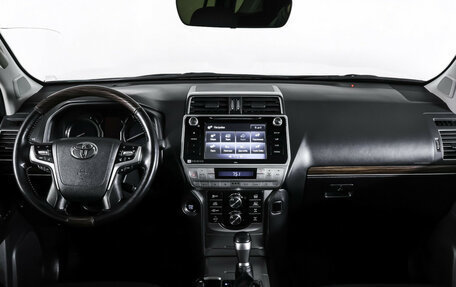 Toyota Land Cruiser Prado 150 рестайлинг 2, 2018 год, 3 990 000 рублей, 17 фотография