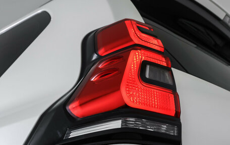 Toyota Land Cruiser Prado 150 рестайлинг 2, 2018 год, 3 990 000 рублей, 24 фотография