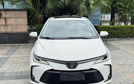 Toyota Corolla, 2022 год, 1 650 000 рублей, 2 фотография