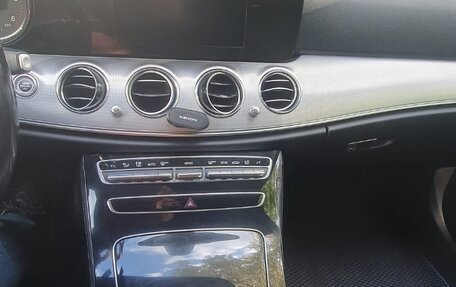 Mercedes-Benz E-Класс, 2019 год, 1 650 000 рублей, 4 фотография