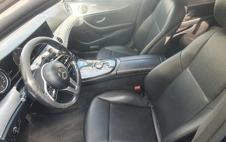 Mercedes-Benz E-Класс, 2019 год, 1 650 000 рублей, 6 фотография