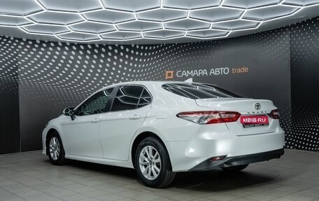 Toyota Camry, 2018 год, 2 040 000 рублей, 3 фотография