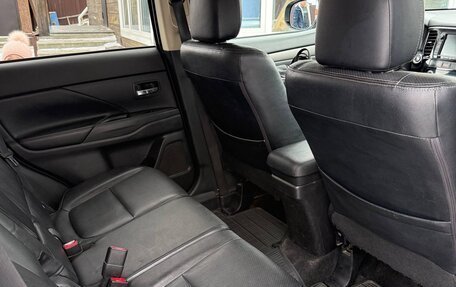 Mitsubishi Outlander III рестайлинг 3, 2013 год, 1 570 000 рублей, 8 фотография