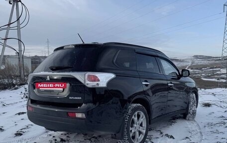 Mitsubishi Outlander III рестайлинг 3, 2013 год, 1 570 000 рублей, 6 фотография