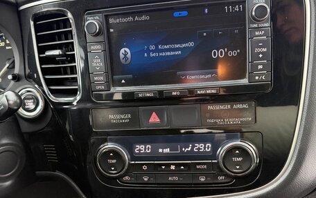 Mitsubishi Outlander III рестайлинг 3, 2013 год, 1 570 000 рублей, 16 фотография