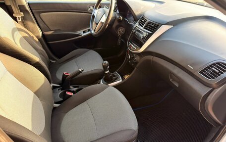 Hyundai Solaris II рестайлинг, 2011 год, 595 000 рублей, 10 фотография