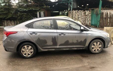 Hyundai Solaris II рестайлинг, 2018 год, 890 000 рублей, 6 фотография