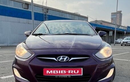 Hyundai Solaris II рестайлинг, 2012 год, 825 000 рублей, 1 фотография