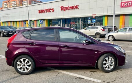 Hyundai Solaris II рестайлинг, 2012 год, 825 000 рублей, 3 фотография