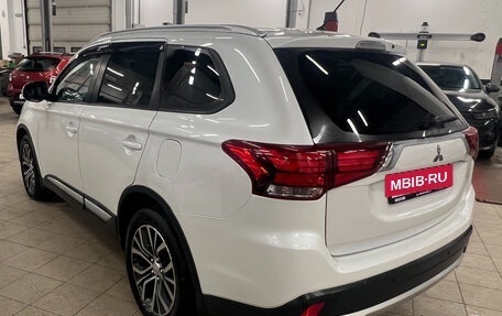 Mitsubishi Outlander III рестайлинг 3, 2015 год, 1 680 000 рублей, 3 фотография