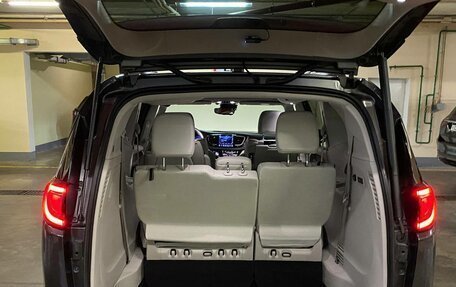 Chrysler Pacifica (RU), 2019 год, 3 950 000 рублей, 3 фотография