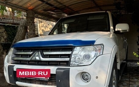 Mitsubishi Pajero IV, 2010 год, 1 839 000 рублей, 3 фотография