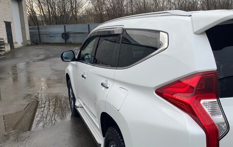 Mitsubishi Pajero Sport III рестайлинг, 2016 год, 3 000 000 рублей, 2 фотография