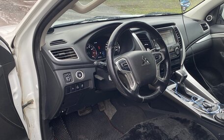 Mitsubishi Pajero Sport III рестайлинг, 2016 год, 3 000 000 рублей, 6 фотография