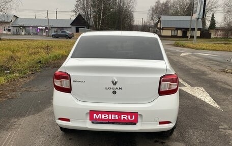 Renault Logan II, 2017 год, 750 000 рублей, 2 фотография