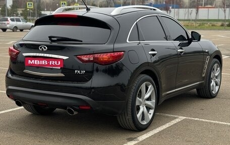 Infiniti FX II, 2011 год, 1 650 000 рублей, 4 фотография