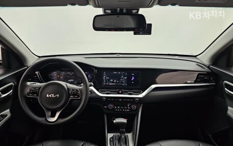 KIA Niro I, 2022 год, 1 623 000 рублей, 12 фотография