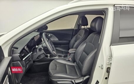 KIA Niro I, 2022 год, 1 623 000 рублей, 9 фотография