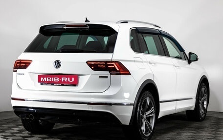 Volkswagen Tiguan II, 2018 год, 2 679 000 рублей, 5 фотография
