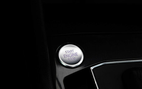 Volkswagen Tiguan II, 2018 год, 2 679 000 рублей, 16 фотография