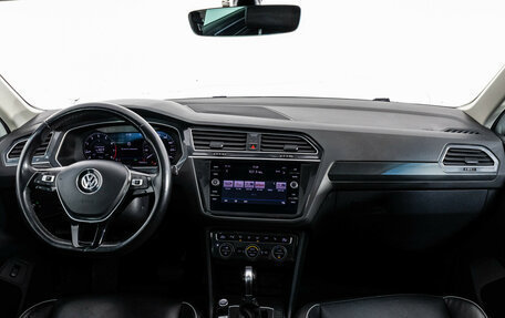 Volkswagen Tiguan II, 2018 год, 2 679 000 рублей, 10 фотография
