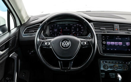 Volkswagen Tiguan II, 2018 год, 2 679 000 рублей, 11 фотография