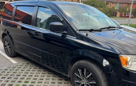 Chrysler Town & Country V рестайлинг, 2009 год, 1 700 000 рублей, 1 фотография