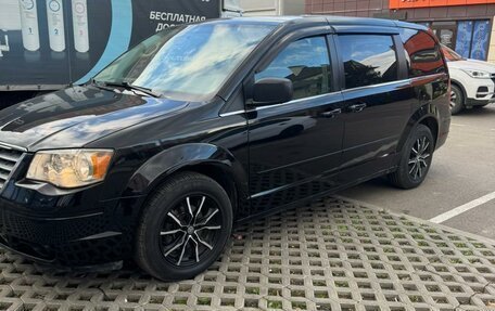 Chrysler Town & Country V рестайлинг, 2009 год, 1 700 000 рублей, 3 фотография