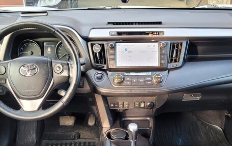 Toyota RAV4, 2019 год, 2 780 000 рублей, 8 фотография