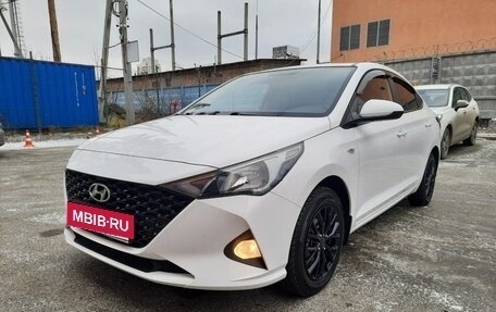 Hyundai Solaris II рестайлинг, 2021 год, 1 700 000 рублей, 4 фотография