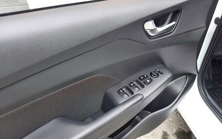 Hyundai Solaris II рестайлинг, 2021 год, 1 700 000 рублей, 9 фотография