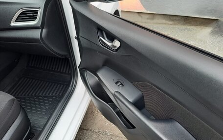 Hyundai Solaris II рестайлинг, 2021 год, 1 700 000 рублей, 12 фотография