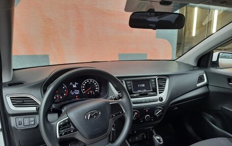 Hyundai Solaris II рестайлинг, 2021 год, 1 700 000 рублей, 10 фотография