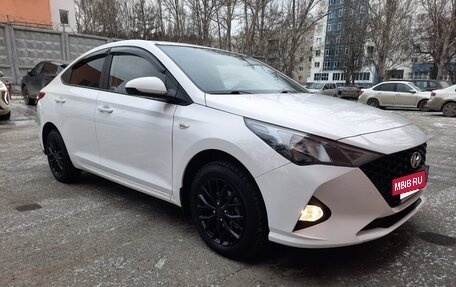 Hyundai Solaris II рестайлинг, 2021 год, 1 700 000 рублей, 7 фотография