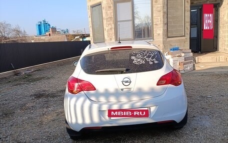 Opel Astra J, 2011 год, 590 000 рублей, 2 фотография