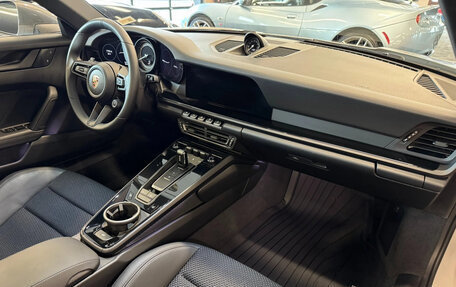 Porsche 911, 2024 год, 18 348 108 рублей, 22 фотография