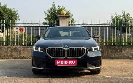BMW 5 серия, 2024 год, 6 978 096 рублей, 2 фотография
