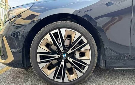 BMW 5 серия, 2024 год, 6 978 096 рублей, 6 фотография