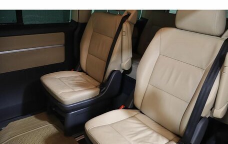 Volkswagen Multivan T5, 2010 год, 2 349 000 рублей, 11 фотография