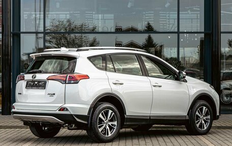 Toyota RAV4, 2019 год, 1 765 000 рублей, 6 фотография