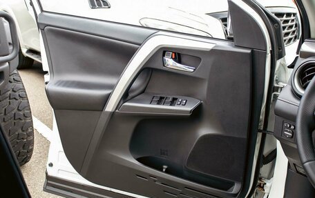 Toyota RAV4, 2019 год, 1 765 000 рублей, 12 фотография