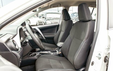 Toyota RAV4, 2019 год, 1 765 000 рублей, 11 фотография