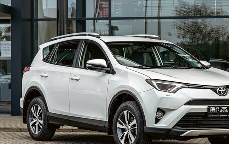 Toyota RAV4, 2019 год, 1 765 000 рублей, 7 фотография