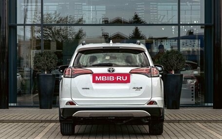 Toyota RAV4, 2019 год, 1 765 000 рублей, 5 фотография