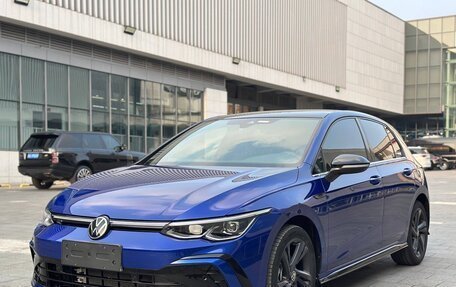 Volkswagen Golf VIII, 2021 год, 2 490 000 рублей, 1 фотография