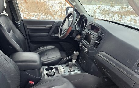 Mitsubishi Pajero IV, 2010 год, 1 980 000 рублей, 12 фотография