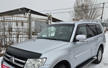 Mitsubishi Pajero IV, 2010 год, 1 980 000 рублей, 2 фотография