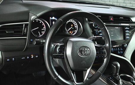 Toyota Camry, 2018 год, 2 820 000 рублей, 12 фотография