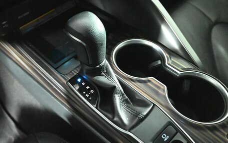 Toyota Camry, 2018 год, 2 820 000 рублей, 16 фотография