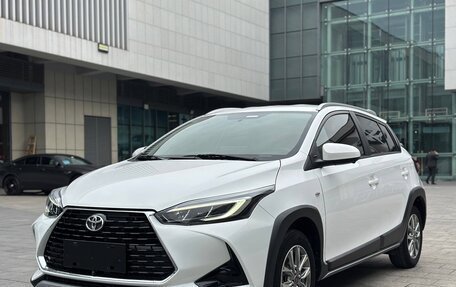 Toyota Yaris XP150 рестайлинг, 2022 год, 1 750 000 рублей, 2 фотография